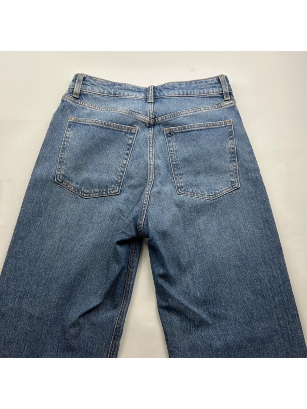 H&M Medium Wash Denim High Rise Wide Leg Jeans 10 - Picture 6 of 6